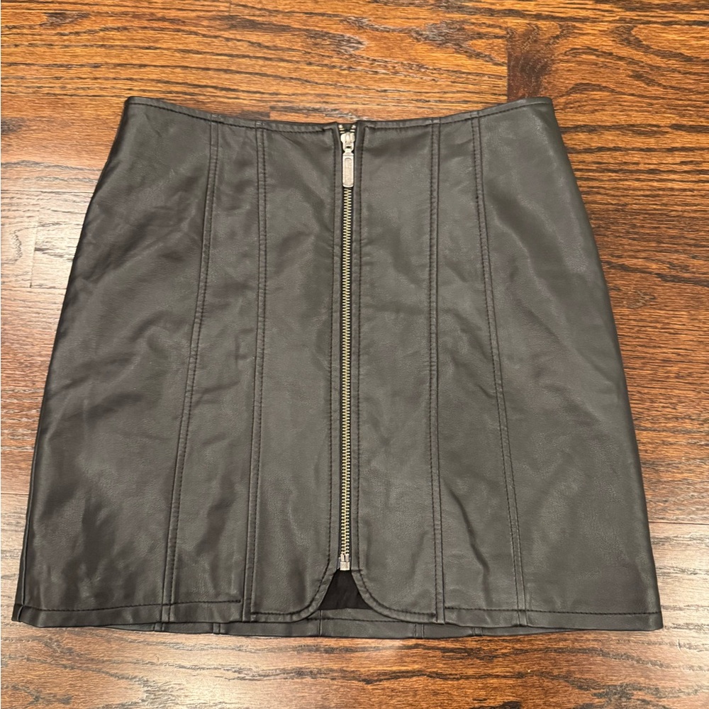 Free People Layla vegan Leather Mini Skirt size 2
